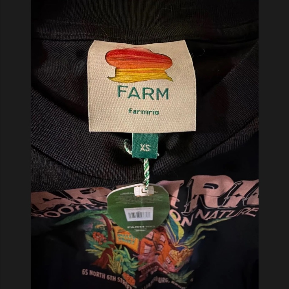 FARM Rio Black Tee with Vibrant Graphic - Picture 2 of 3